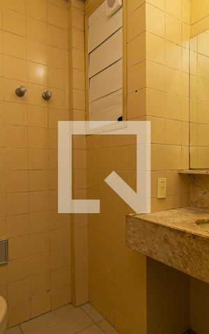 Studio para alugar com 35m², 1 quarto e sem vaga Studio para alugar com 35m², 1 quarto e sem vagaBanheiro