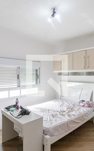 Casa à venda com 175m², 4 quartos e 2 vagas Casa à venda com 175m², 4 quartos e 2 vagasQuarto 1