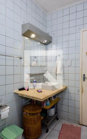 Casa à venda com 1025m², 4 quartos e 2 vagas Casa à venda com 1025m², 4 quartos e 2 vagasBanheiro Social 2
