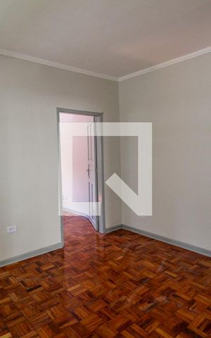 Casa à venda com 150m², 2 quartos e sem vaga Casa à venda com 150m², 2 quartos e sem vagaSala
