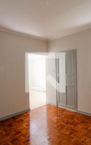 Casa à venda com 150m², 2 quartos e sem vaga Casa à venda com 150m², 2 quartos e sem vagaSala