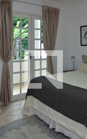 Casa de condomínio à venda com 450m², 5 quartos e 1 vaga Casa de condomínio à venda com 450m², 5 quartos e 1 vagaQuarto 2