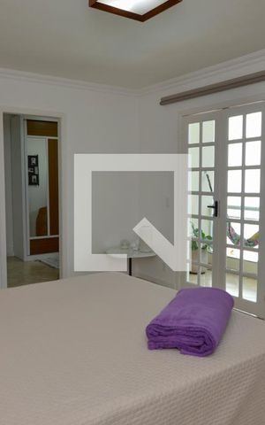 Casa de condomínio à venda com 450m², 5 quartos e 1 vaga Casa de condomínio à venda com 450m², 5 quartos e 1 vagaSuite 2