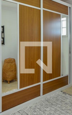 Casa de condomínio à venda com 450m², 5 quartos e 1 vaga Casa de condomínio à venda com 450m², 5 quartos e 1 vagaCloset da suíte 2