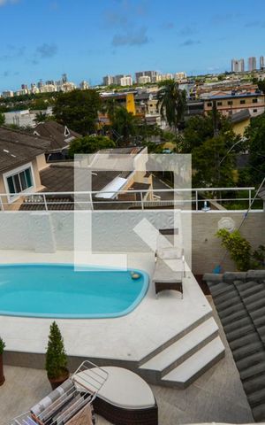 Casa de condomínio à venda com 450m², 5 quartos e 1 vaga Casa de condomínio à venda com 450m², 5 quartos e 1 vagaSuite 2 - varanda