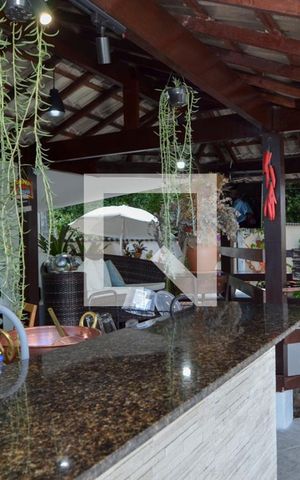 Casa de condomínio à venda com 450m², 5 quartos e 1 vaga Casa de condomínio à venda com 450m², 5 quartos e 1 vagaÁrea externa