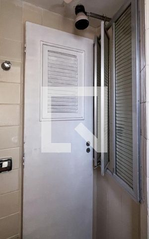 Apartamento à venda com 61m², 2 quartos e 1 vaga Apartamento à venda com 61m², 2 quartos e 1 vagaBanheiro de Serviço