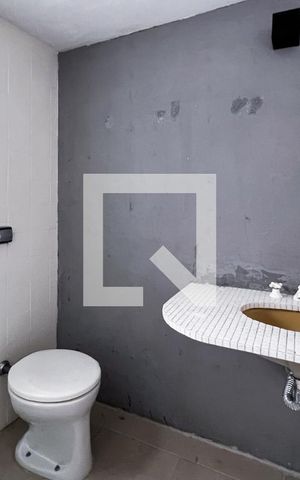 Apartamento à venda com 61m², 2 quartos e 1 vaga Apartamento à venda com 61m², 2 quartos e 1 vagaBanheiro