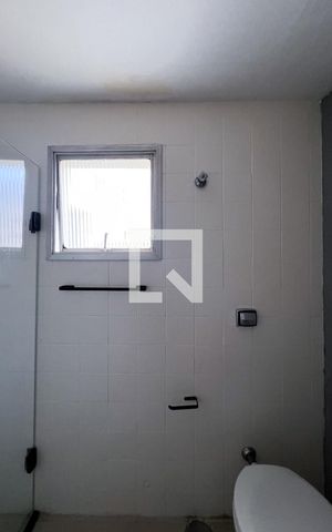 Apartamento à venda com 61m², 2 quartos e 1 vaga Apartamento à venda com 61m², 2 quartos e 1 vagaBanheiro