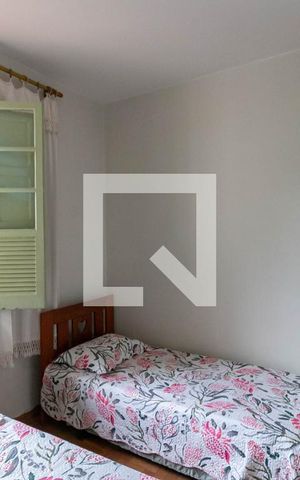 Casa à venda com 300m², 4 quartos e 2 vagas Casa à venda com 300m², 4 quartos e 2 vagasQuarto 1