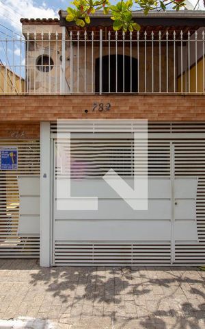 Casa para alugar com 90m², 2 quartos e sem vagaFachada