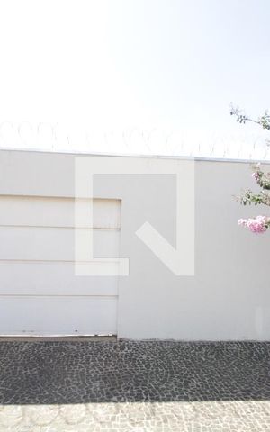 Apartamento para alugar com 67m², 2 quartos e 1 vagaFachada