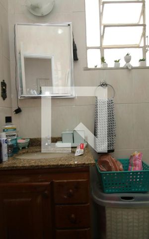 Apartamento para alugar com 52m², 2 quartos e sem vagaBanheiro