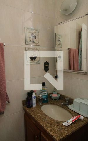 Apartamento para alugar com 52m², 2 quartos e sem vagaBanheiro