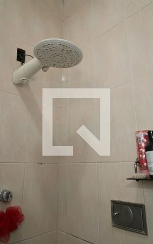 Apartamento para alugar com 52m², 2 quartos e sem vagaBanheiro