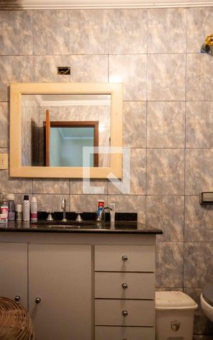 Casa à venda com 250m², 2 quartos e 5 vagasBanheiro da Suíte 2