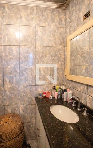 Casa à venda com 250m², 2 quartos e 5 vagasBanheiro da Suíte 2