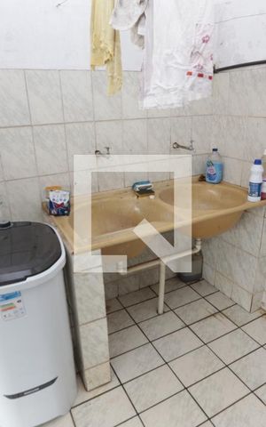 Casa à venda com 83m², 2 quartos e 1 vagaÁrea de Serviço