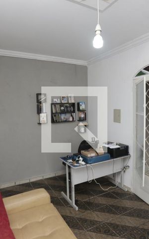 Casa à venda com 83m², 2 quartos e 1 vagaSala