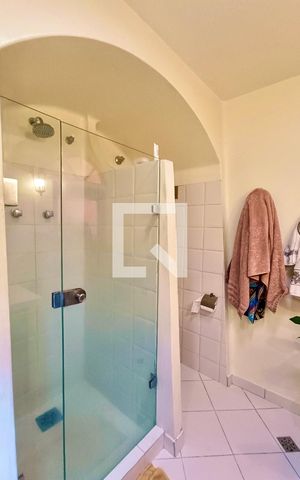 Apartamento à venda com 239m², 4 quartos e 1 vaga Apartamento à venda com 239m², 4 quartos e 1 vagaBanheiro social