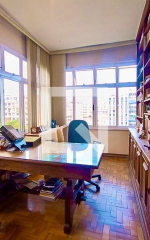 Apartamento à venda com 239m², 4 quartos e 1 vaga Apartamento à venda com 239m², 4 quartos e 1 vagaEscritório