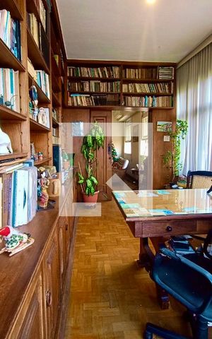 Apartamento à venda com 239m², 4 quartos e 1 vaga Apartamento à venda com 239m², 4 quartos e 1 vagaEscritório