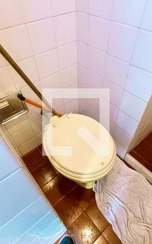 Apartamento à venda com 239m², 4 quartos e 1 vaga Apartamento à venda com 239m², 4 quartos e 1 vagaBanheiro serviço