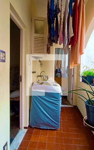 Apartamento à venda com 239m², 4 quartos e 1 vaga Apartamento à venda com 239m², 4 quartos e 1 vagaÁrea serviço
