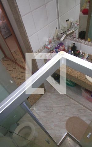 Casa de condomínio à venda com 250m², 3 quartos e 4 vagasBanheiro da Suite