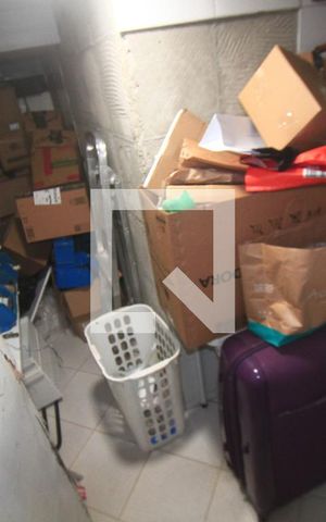 Casa de condomínio à venda com 250m², 3 quartos e 4 vagasDepósito