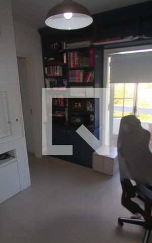 Casa de condomínio à venda com 250m², 3 quartos e 4 vagasEstúdio