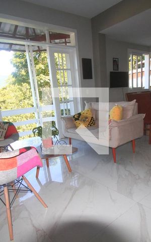 Casa de condomínio à venda com 250m², 3 quartos e 4 vagasSala 2