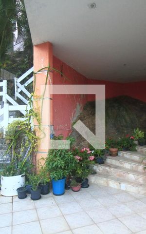 Casa de condomínio à venda com 250m², 3 quartos e 4 vagasÁrea externa