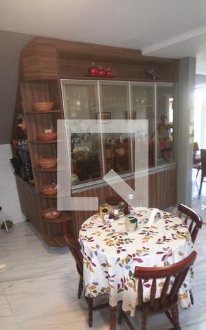 Casa de condomínio à venda com 250m², 3 quartos e 4 vagasCozinha