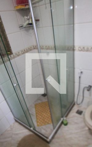 Casa de condomínio à venda com 250m², 3 quartos e 4 vagasBanheiro da Suite