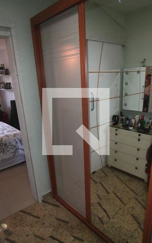 Casa de condomínio à venda com 250m², 3 quartos e 4 vagasCloset da suíte