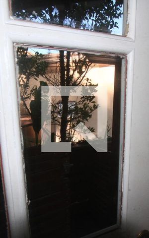 Casa de condomínio à venda com 250m², 3 quartos e 4 vagasSala