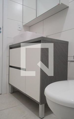 Apartamento à venda com 57m², 2 quartos e 1 vaga Apartamento à venda com 57m², 2 quartos e 1 vagaBanheiro