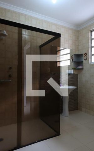 Casa para alugar com 173m², 2 quartos e 1 vagaBanheiro