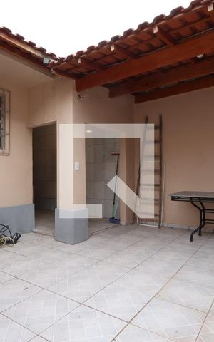 Casa para alugar com 173m², 2 quartos e 1 vagaQuintal