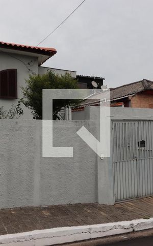 Casa para alugar com 173m², 2 quartos e 1 vagaFachada