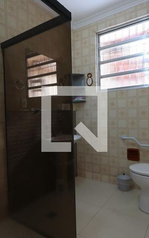 Casa para alugar com 173m², 2 quartos e 1 vagaBanheiro