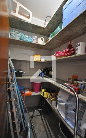 Casa à venda com 650m², 5 quartos e 8 vagasDepósito
