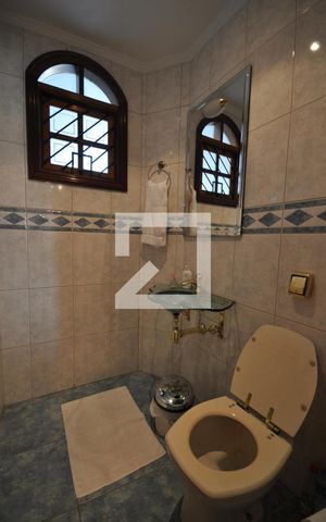 Casa à venda com 650m², 5 quartos e 8 vagasLavabo