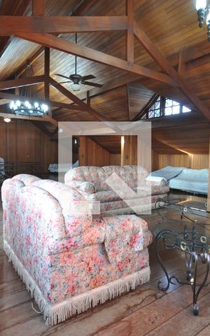 Casa à venda com 650m², 5 quartos e 8 vagasLounge