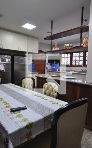 Casa à venda com 650m², 5 quartos e 8 vagasCopa