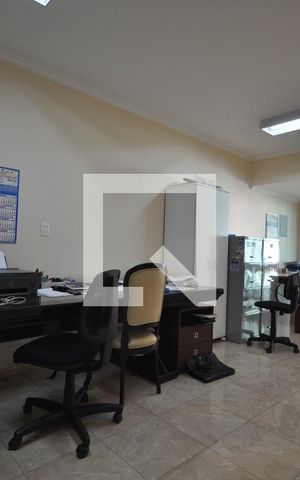 Casa à venda com 650m², 5 quartos e 8 vagasEscritório