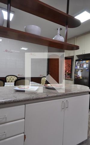 Casa à venda com 650m², 5 quartos e 8 vagasCozinha