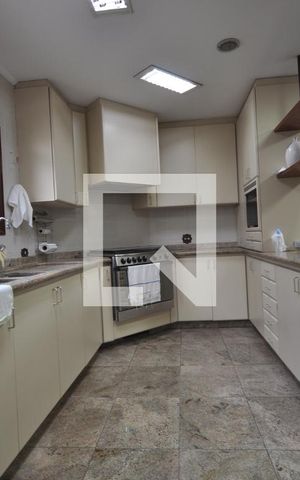 Casa à venda com 650m², 5 quartos e 8 vagasCozinha