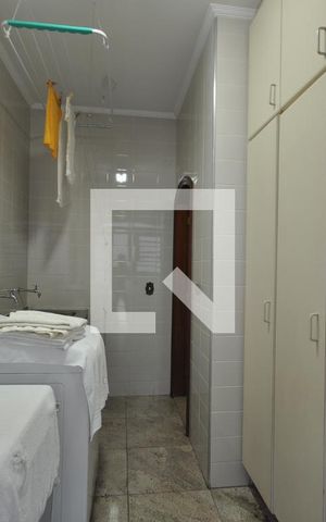 Casa à venda com 650m², 5 quartos e 8 vagasÁrea de Serviço
